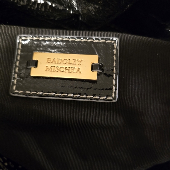 BADGLEY MISCHKA Leather Patent with gold accent Handbag - Picture 6 of 6